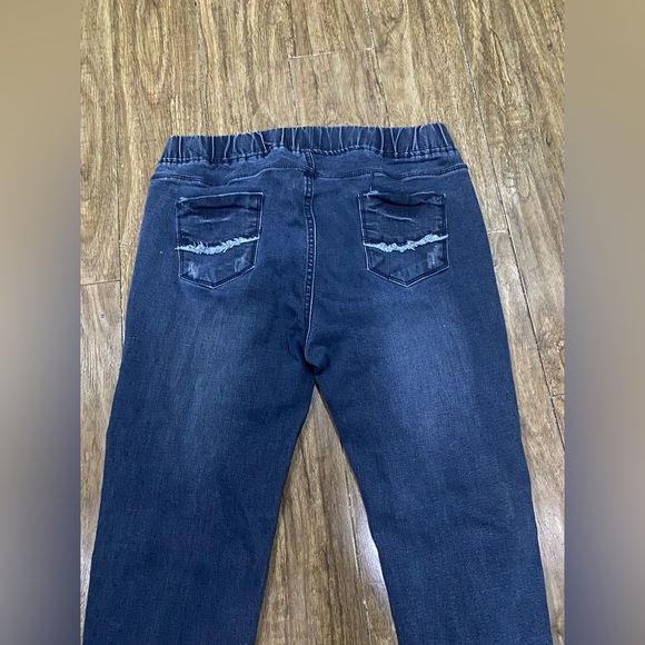 Denim - Picture 4 of 4